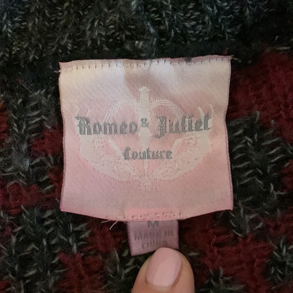 Romeo & Juliet Couture sweater - Picture 7 of 8